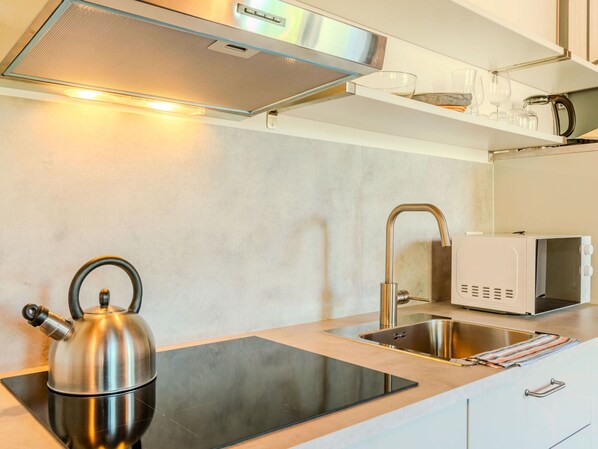 Mikrowelle, Ofen, Geschirrspüler