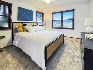 3 bedrooms, desk, iron/ironing board, WiFi