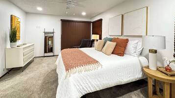 3 slaapkamers, een bureau, een strijkplank/strijkijzer, wifi