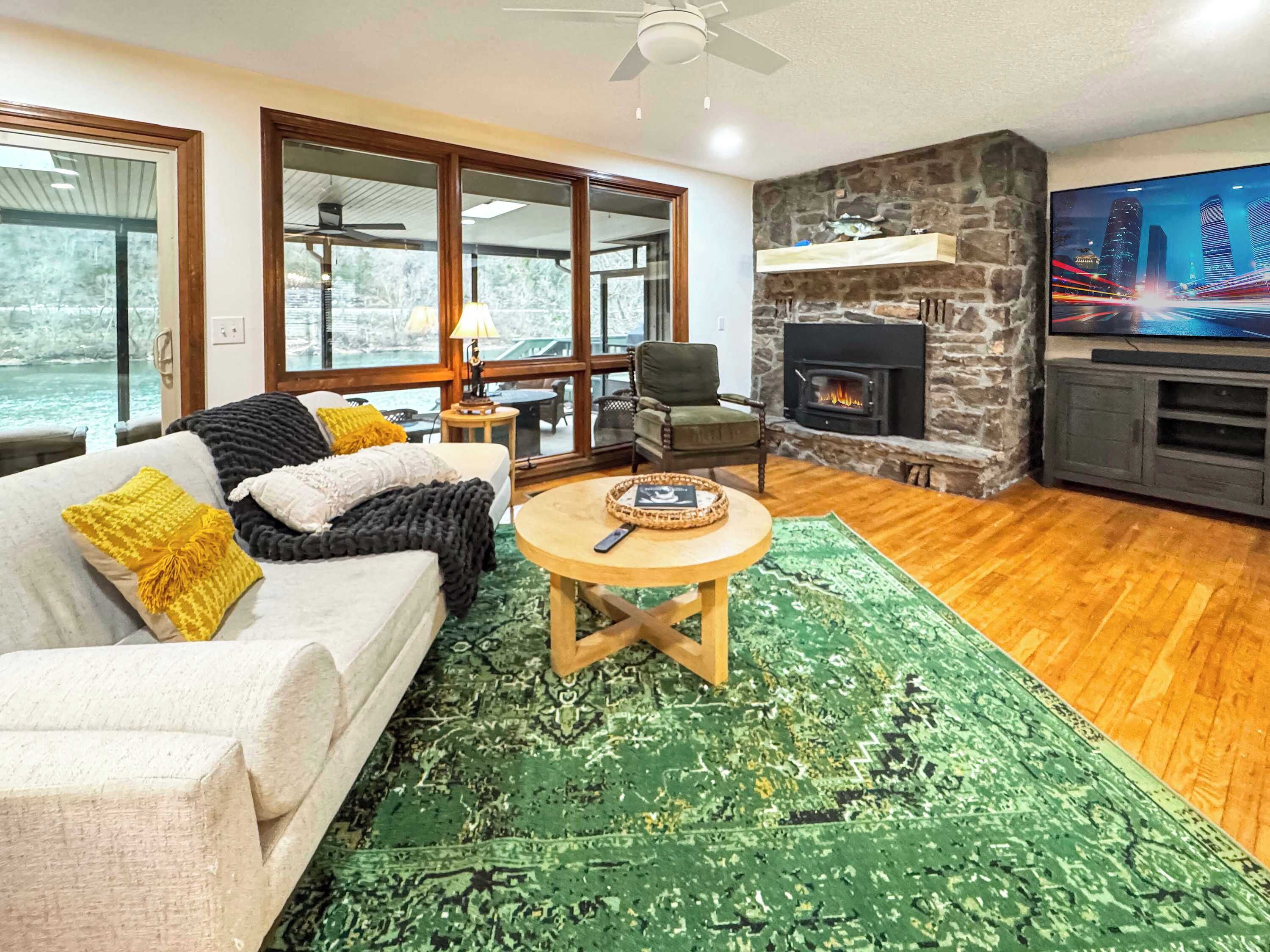 Télévision, cheminée