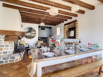 Gîte Le Karrdi (sleeps 10) ideal for families. Pets welcome!