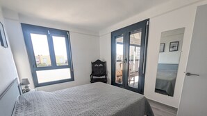 Unclassified image, 4 of 25, button - 110sqm T4 house with enclosed garden, 1500m from the beach (Port-la-Nouvelle)