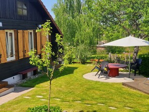 Outdoor dining - Cozy chalet in the Vosges, peaceful setting, 4 ppl (Anould)