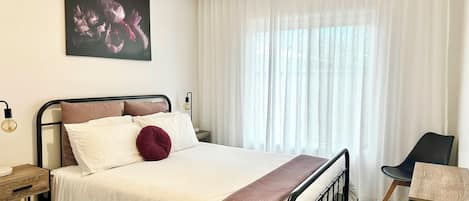 2 chambres, fer et planche à repasser, Wi-Fi gratuit, draps fournis