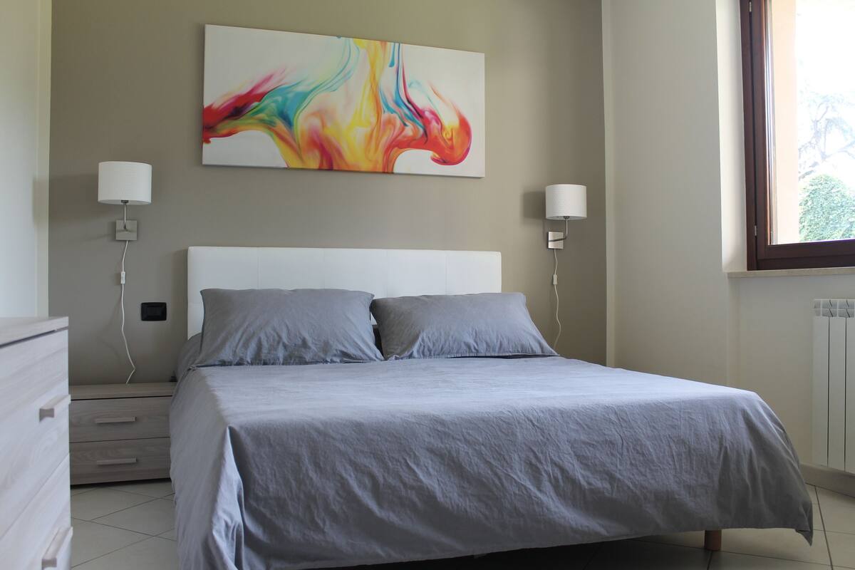 1 slaapkamer, een strijkplank/strijkijzer, gratis wifi