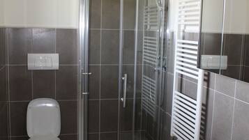 1 bedroom, iron/ironing board, free WiFi