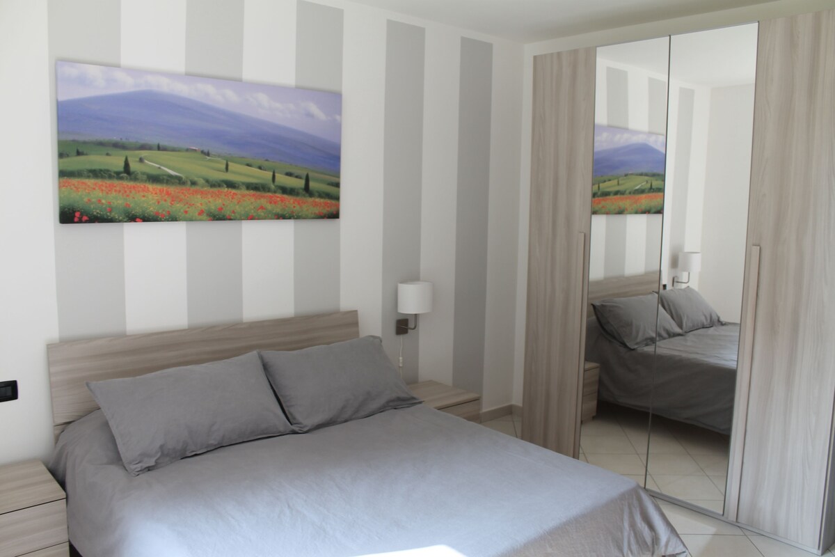 1 slaapkamer, een strijkplank/strijkijzer, gratis wifi