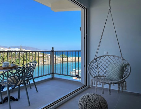 Comfort Apartment, Balcony, Sea View | Building design