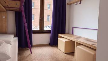 Hochwertige Bettwaren, kostenloses WLAN, Bettwäsche