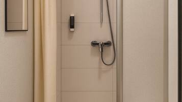 Dusche, Handtücher, Seife, Shampoo