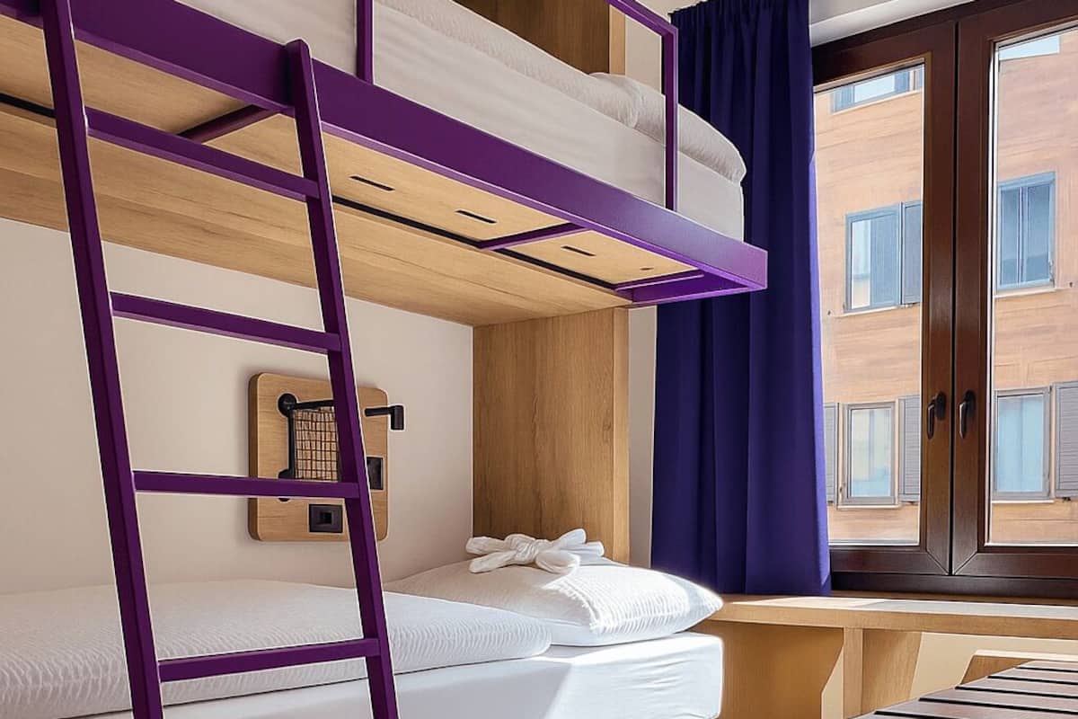 1 bedroom, premium bedding, free WiFi, bed sheets