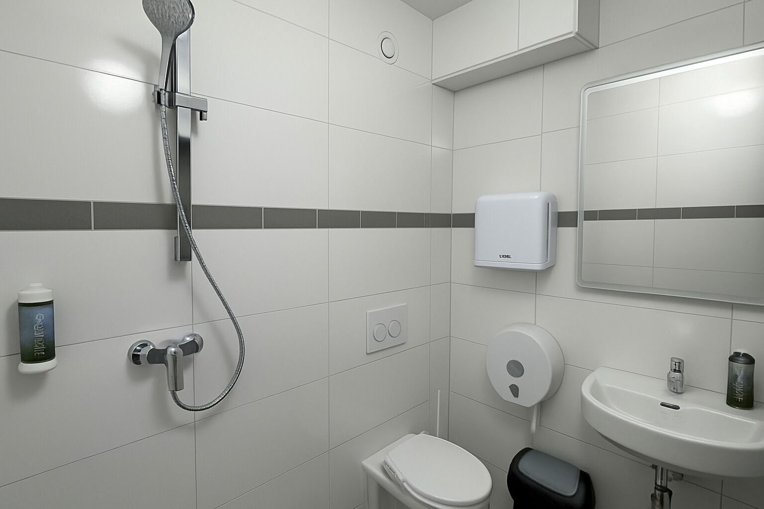 Departamento Confort | Baño | Regadera, toallas, jabón, shampoo 