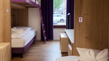 Hochwertige Bettwaren, kostenloses WLAN, Bettwäsche