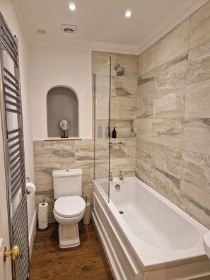 Comfort Apartment, City View | Bathroom