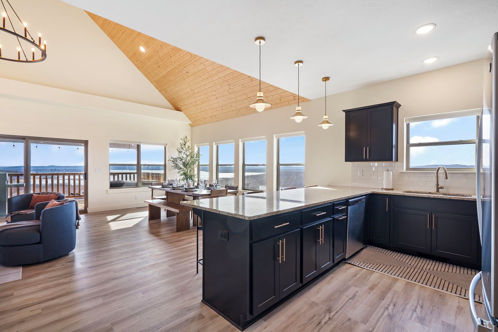 雪櫃、微波爐、焗爐、爐具