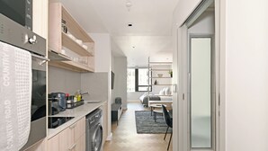 茶具/咖啡用具、冰箱、微波炉、烤箱