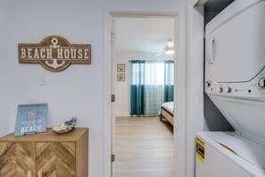 3 bedrooms, free WiFi, bed sheets - Deja Blue Haven Condo (Biloxi)