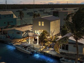 Marina - Mermaid Manor ~ Waterfront Haven w/ Hot Tub & Dock (Marathon)