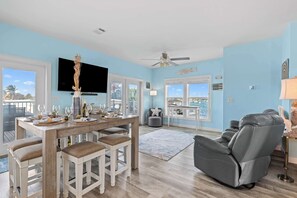 TV, offices - Mermaid Manor ~ Waterfront Haven w/ Hot Tub & Dock (Marathon)