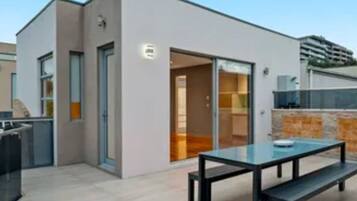 Studio, 1 Bedroom, Smoking, Balcony | Outdoor dining