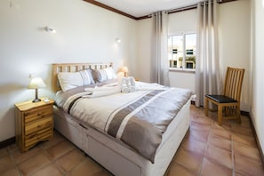 1 Schlafzimmer, Bügeleisen/Bügelbrett