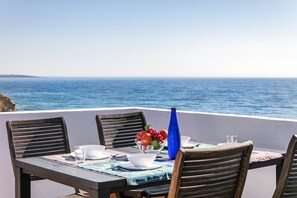 Outdoor dining - 25 Terraços de Benagil (Casa Kusane) (Benagil)