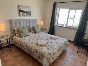 2 soverom og strykejern/-brett