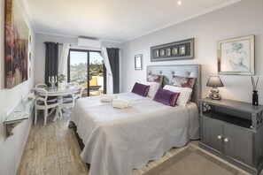 2 soverom, strykejern/-brett, reiseseng for barn og wi-fi