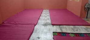 Classic Room | Soundproofing, free WiFi - Shri Bholanath Atithi Bhavan (Varanasi)