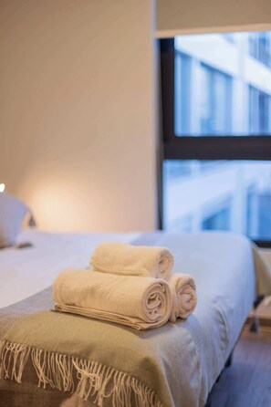 WiFi, bed sheets