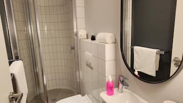 Apartment 206 | Bathroom