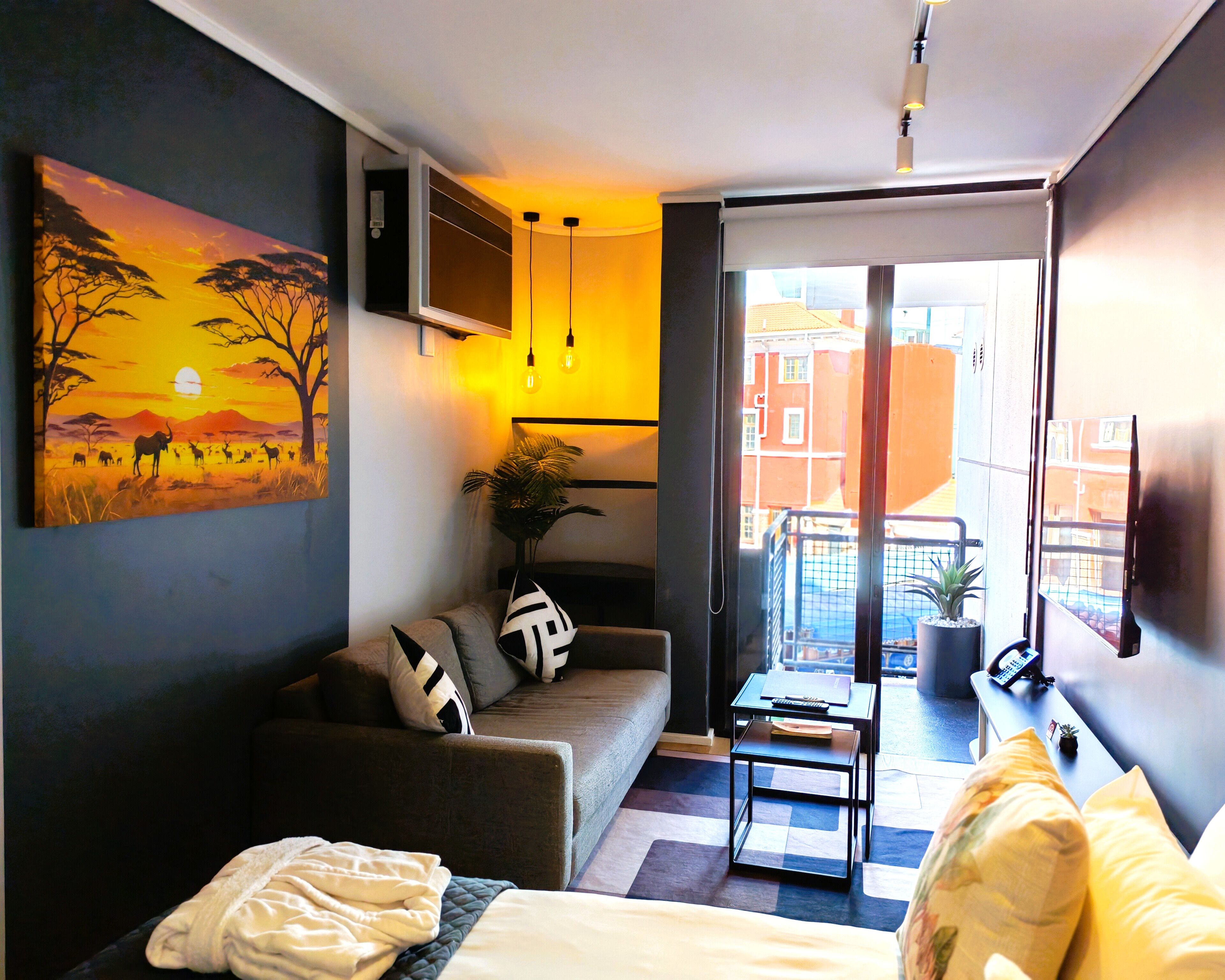 Apartment 207 | Area keluarga | Smart TV 50-inci dengan saluran TV digital