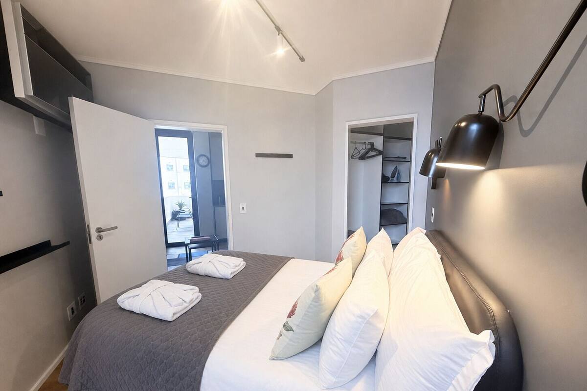 Apartment 209 | Premium bedding, minibar, in-room safe, iron/ironing board