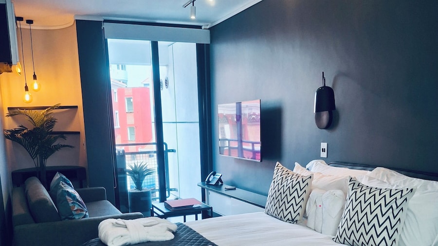 Urban Elephant Express The Flamingo