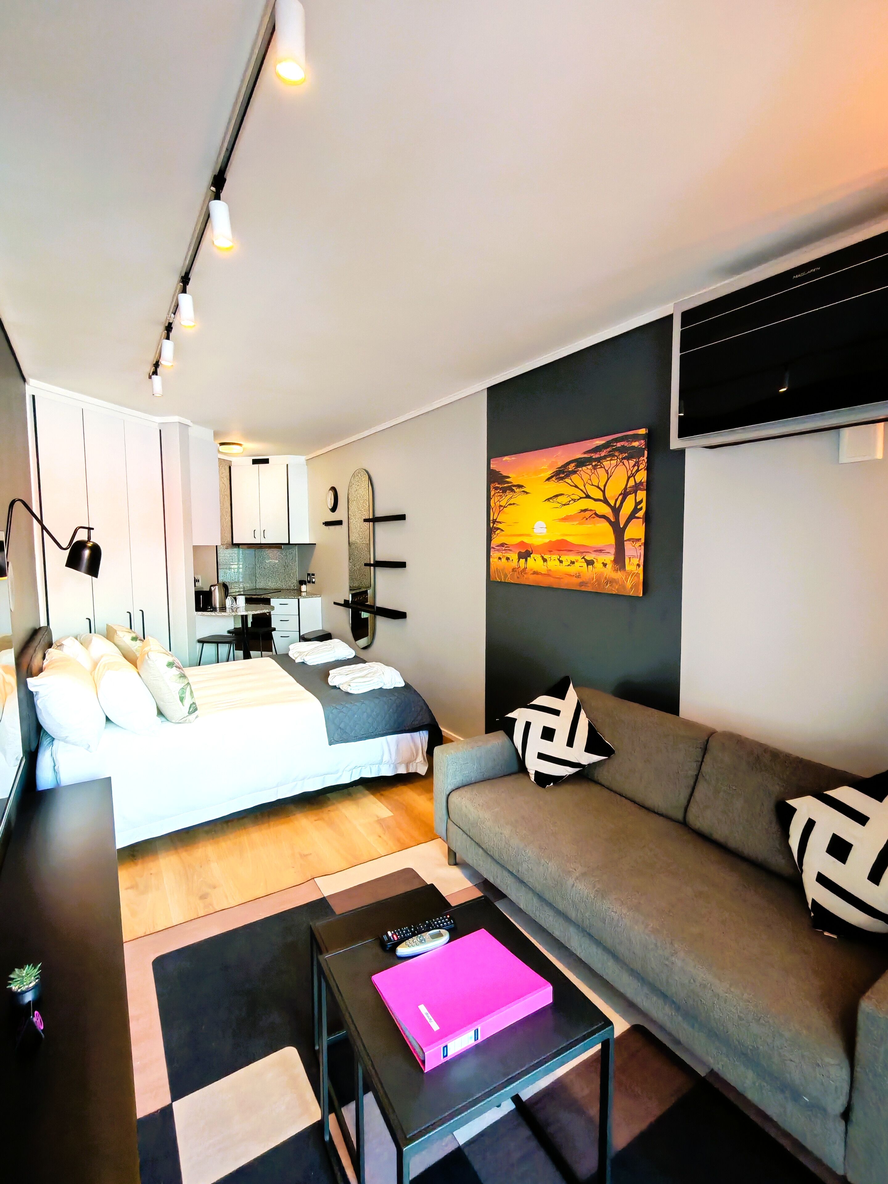Apartment 207 | Premium bedding, minibar, in-room safe, individually decorated
