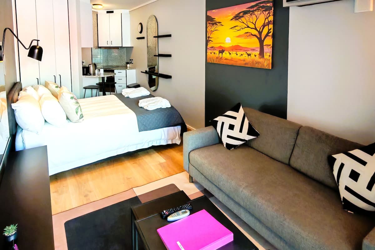 Apartment 207 | Premium bedding, minibar, in-room safe, individually decorated