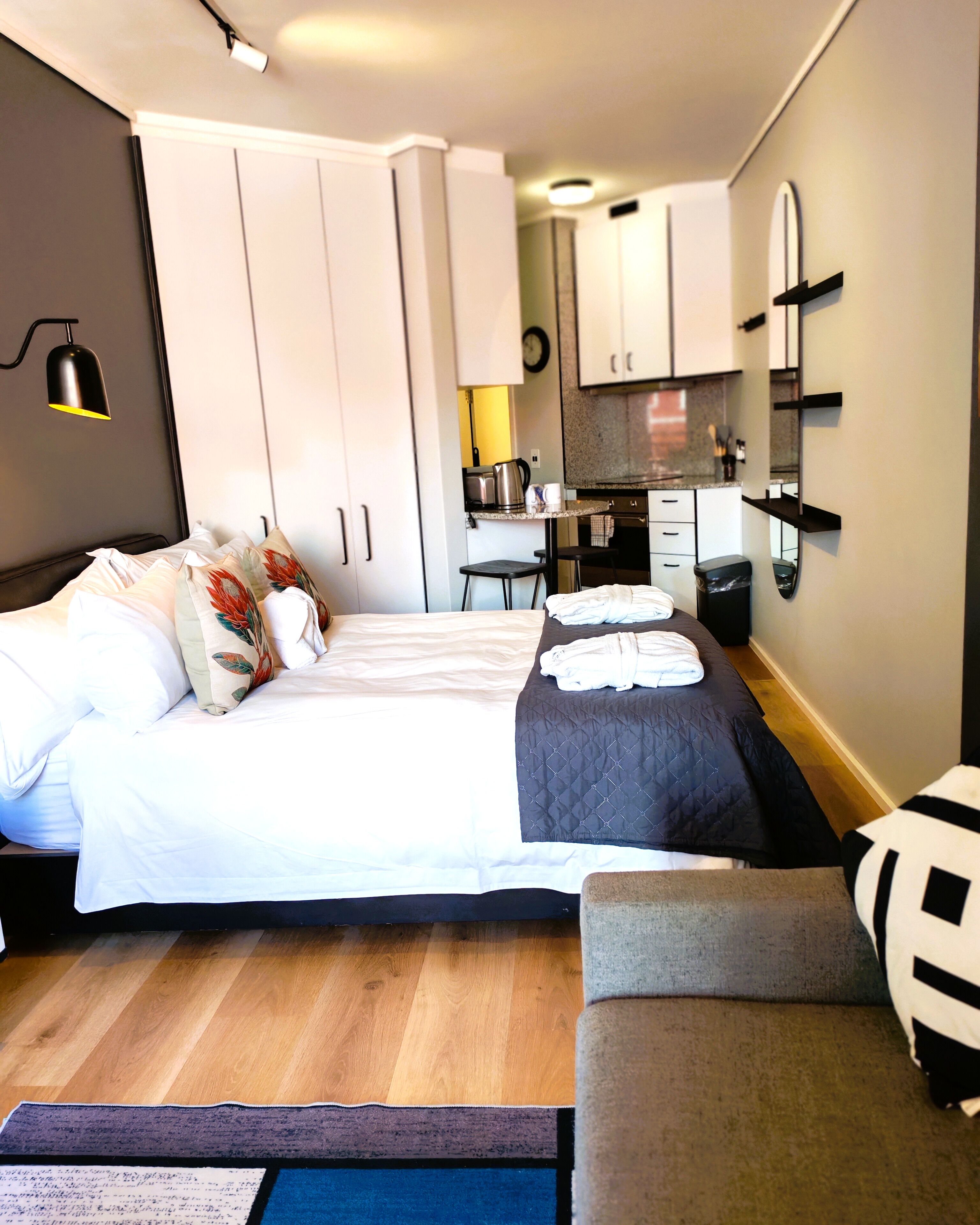 Premium bedding, minibar, in-room safe, iron/ironing board