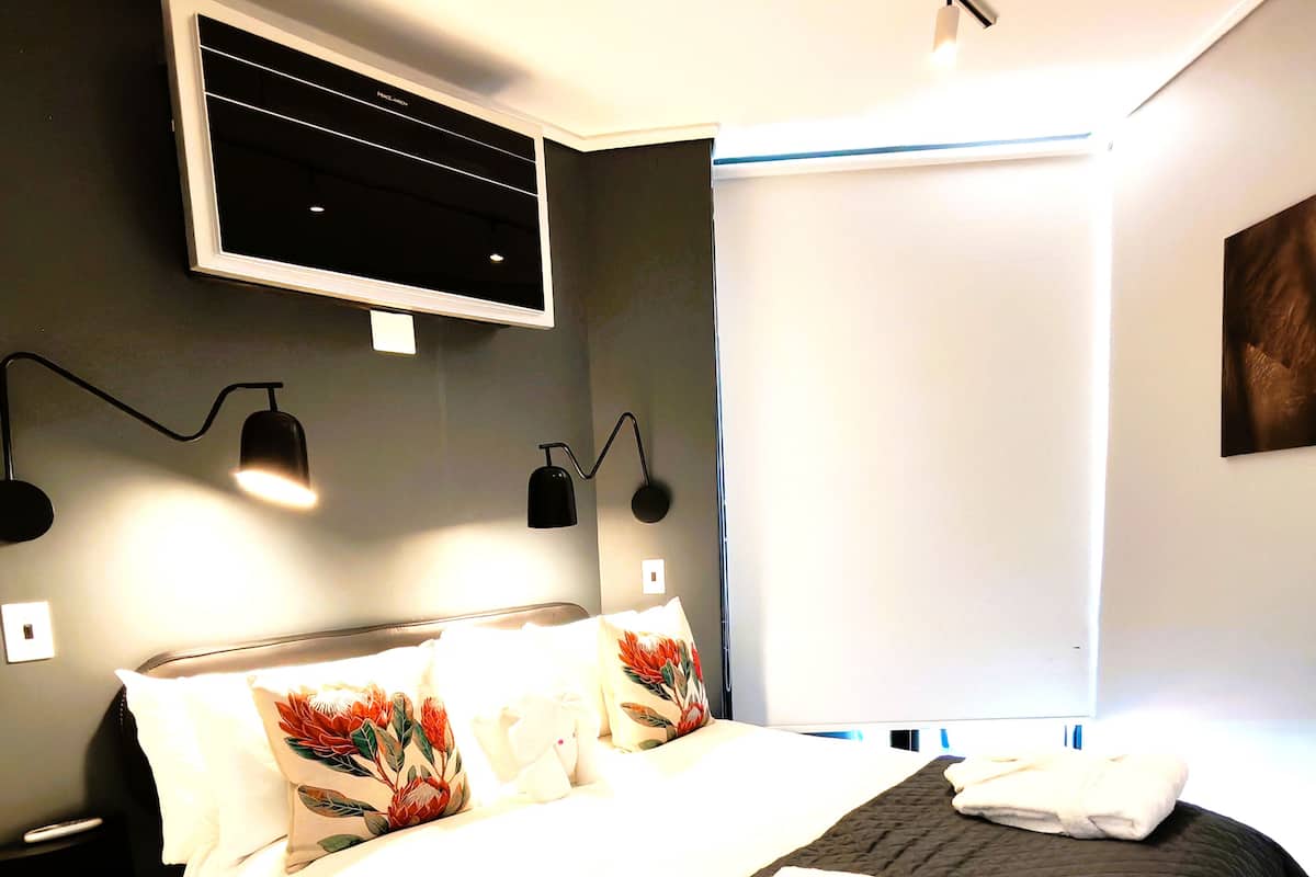 Apartment 203 | Premium bedding, minibar, in-room safe, individually decorated