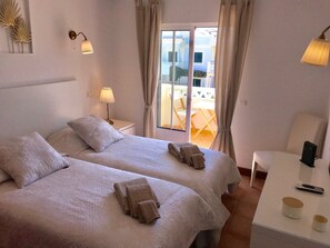 3 bedrooms, iron/ironing board, WiFi