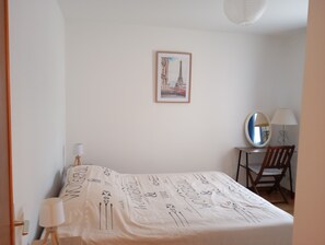 3 bedrooms, iron/ironing board, travel crib, WiFi