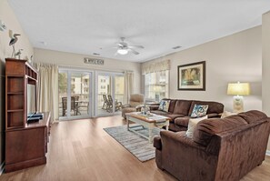 TV - 3 bedroom 2 bath sleeps 8 in gated community at Ocean Keyes. (North Myrtle Beach)