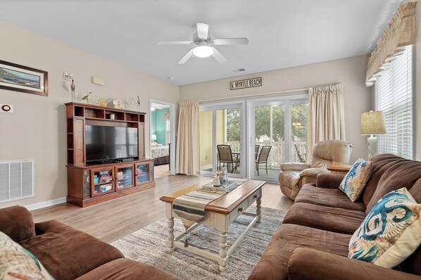 TV - 3 bedroom 2 bath sleeps 8 in gated community at Ocean Keyes. (North Myrtle Beach)