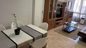 Apartment | Dining - Bergamo Bliss Apartment - City Center Gem (Bergamo)