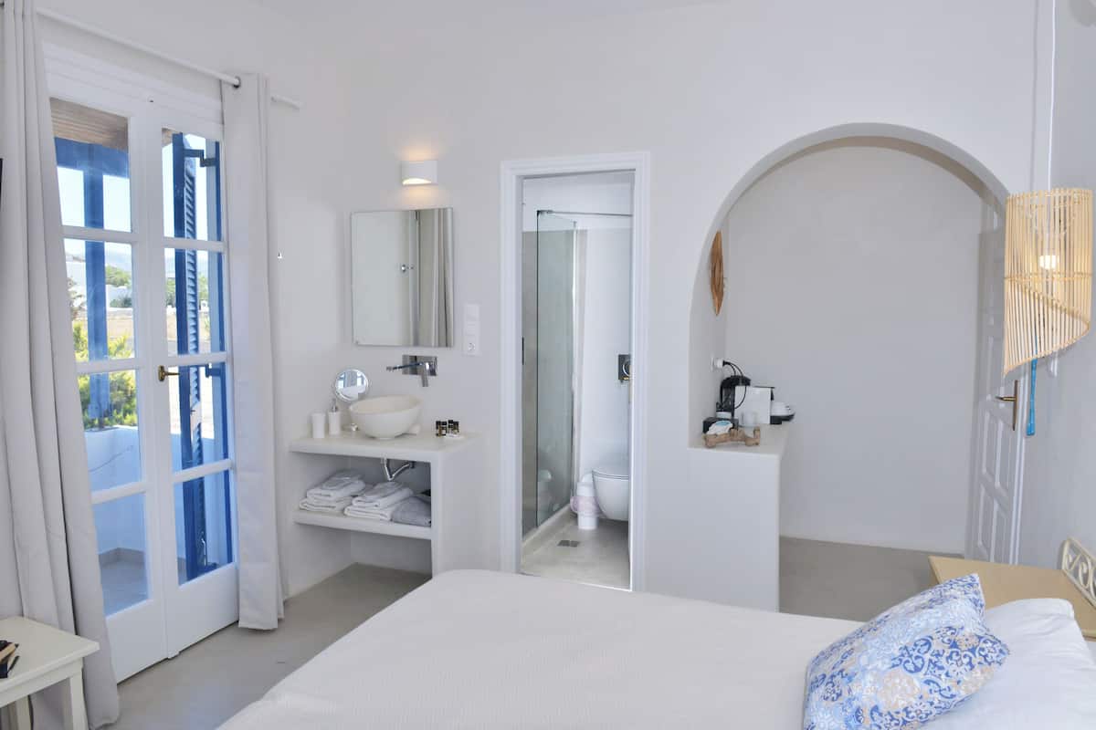 Quarto casal luxo, vista para o mar | 1 quarto, escrivaninha, quartos à prova de som, Wi-Fi de cortesia