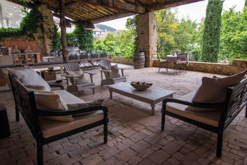 Elegant 18th-Century Townhouse with Pool & Gardens