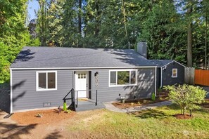 Exterior - Brand New Modern 4B/2B Rambler by Super Market (Shoreline)