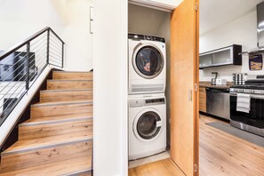 Interior - 3BR Modern Townhome w/ Parking Near UW & Children’s Hospital (Seattle)