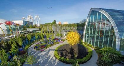 Modern 2024-Built Townhome | Near Hospitals & DT
