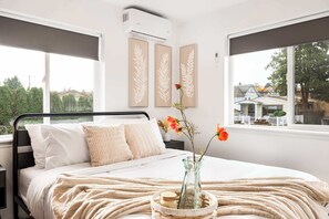 2 bedrooms, iron/ironing board, WiFi, bed sheets