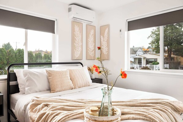 2 bedrooms, iron/ironing board, WiFi, bed sheets